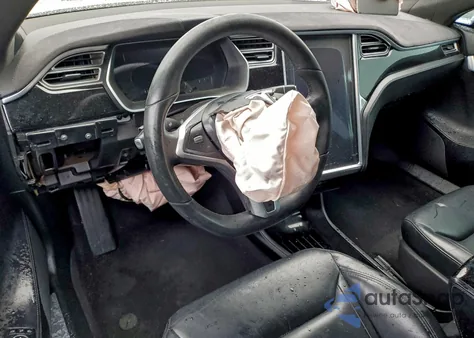 2016 Tesla Model S z USA, uszkodzony, nr VIN 5YJSA1E11GF130684